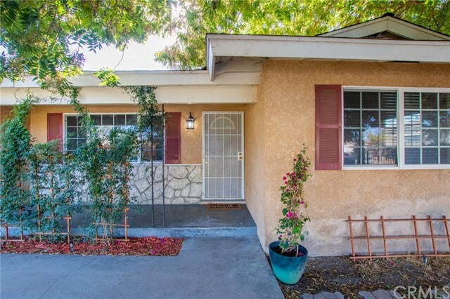 Property Photo:  701 E Johnston Avenue  CA 92543 