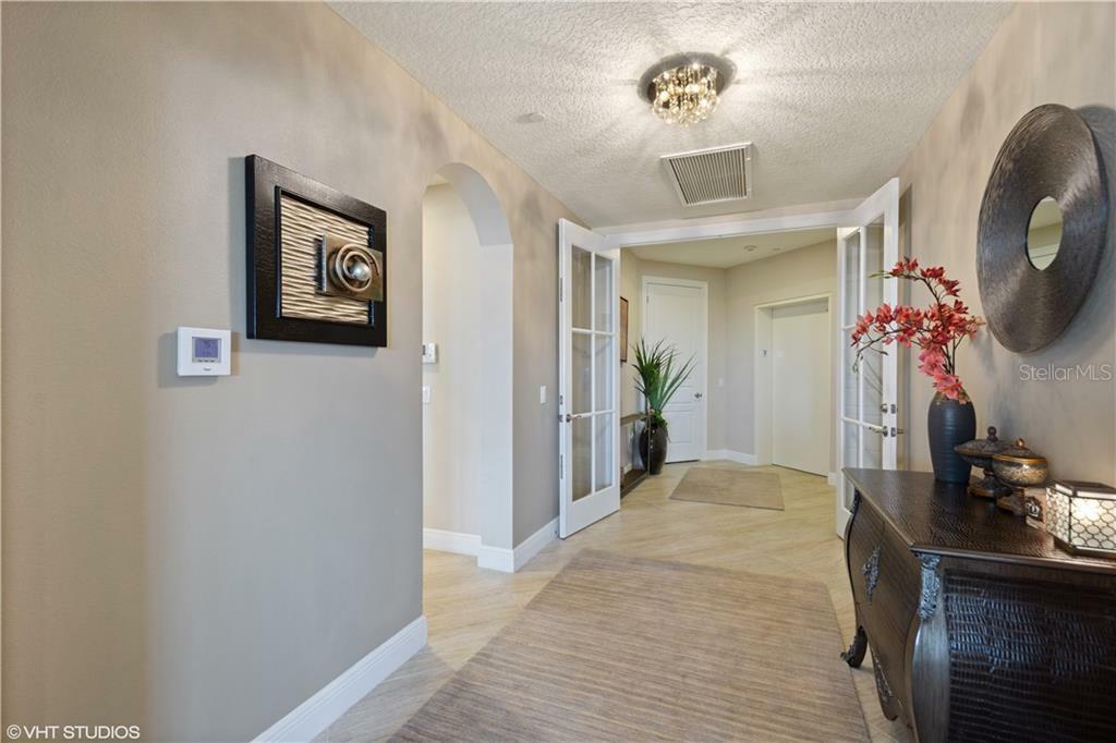 Property Photo:  5707 Yeats Manor Drive 302  FL 33616 