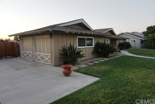 Property Photo: 609 N Lake Street CA 92544