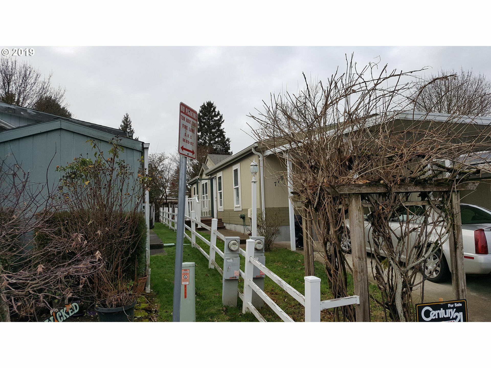 Property Photo:  779 N 14th Pl  OR 97113 