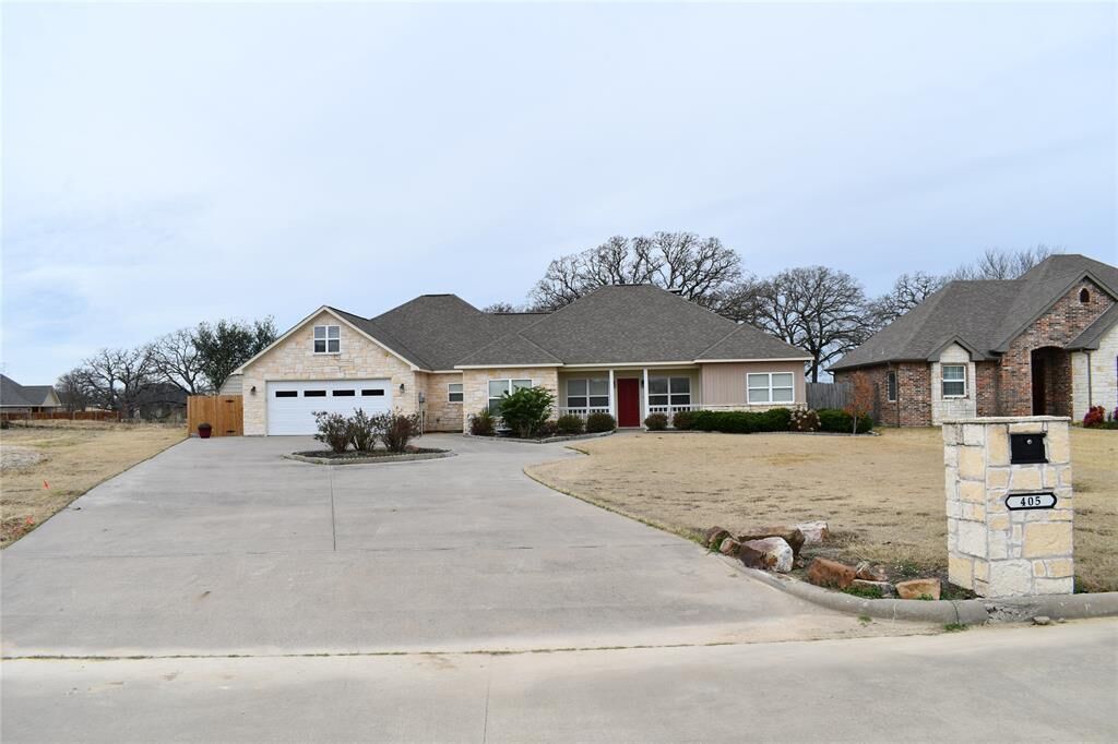 Property Photo: 405 Cody N Circle TX 75482