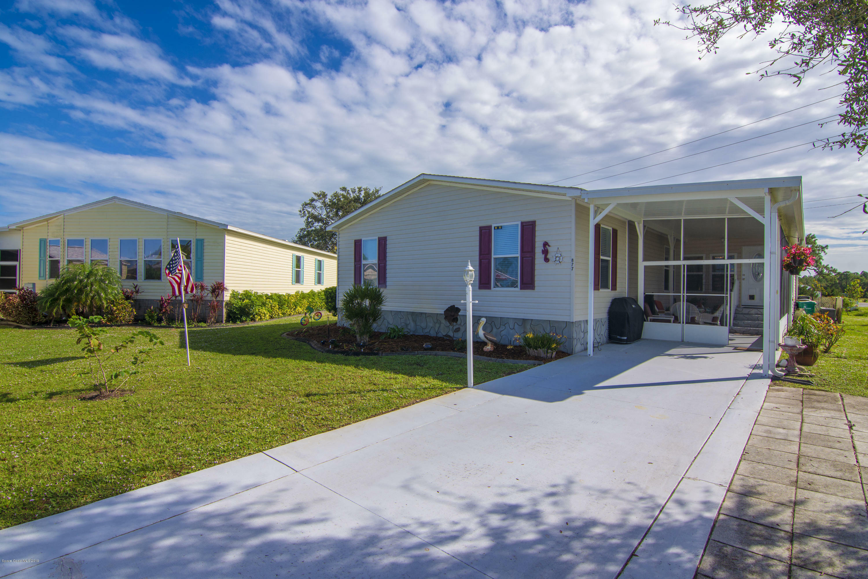 Property Photo:  877 Laurel Circle  FL 32976 