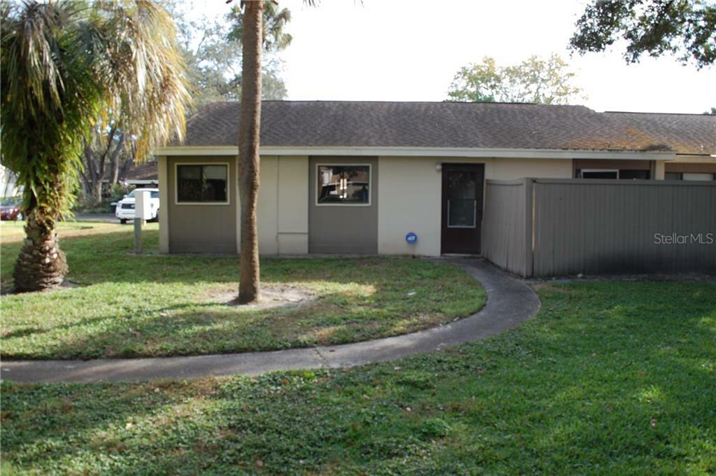 Property Photo:  7923 Sabal Drive 7923  FL 33637 