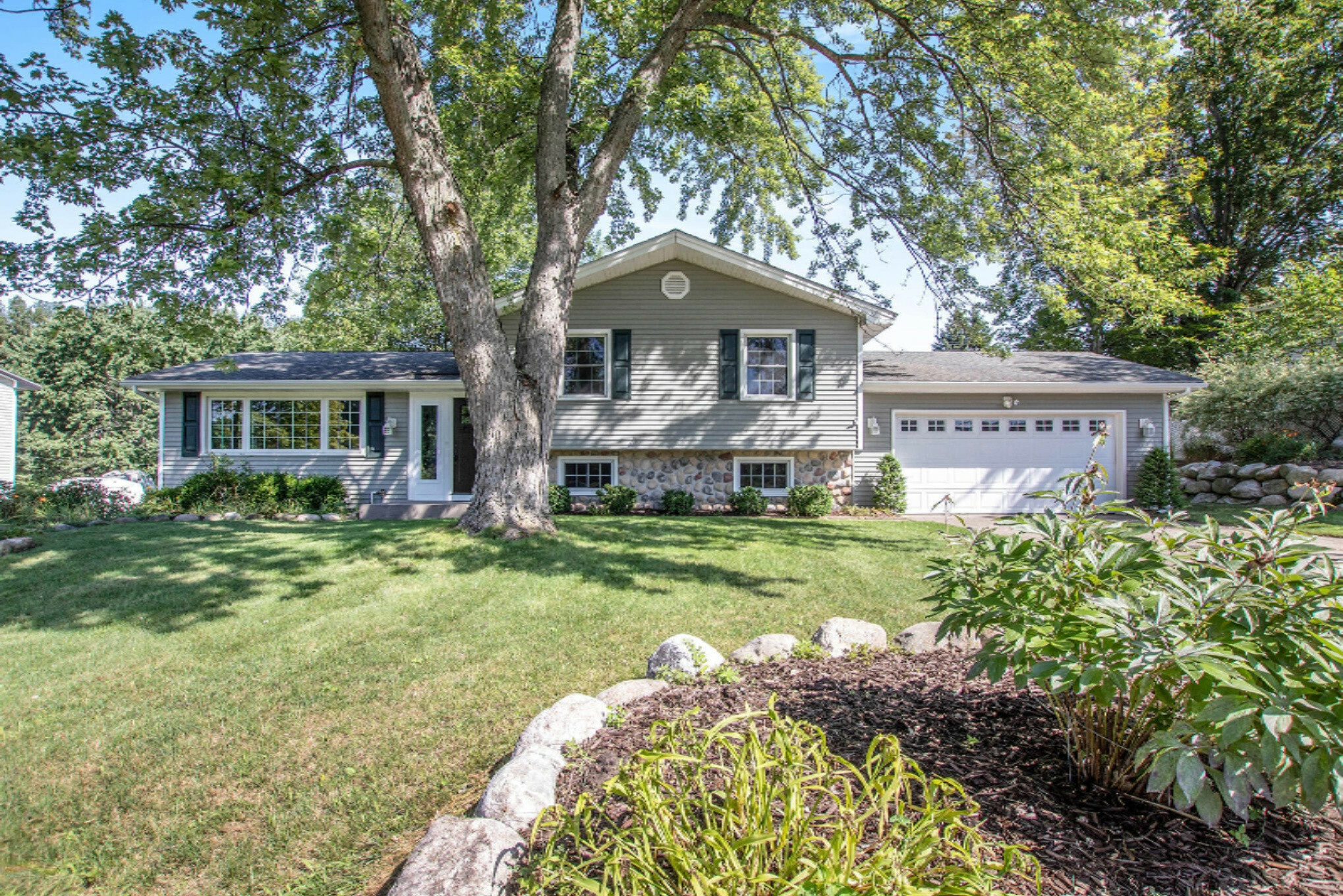 Property Photo:  17817 Mohawk Drive  MI 49456 