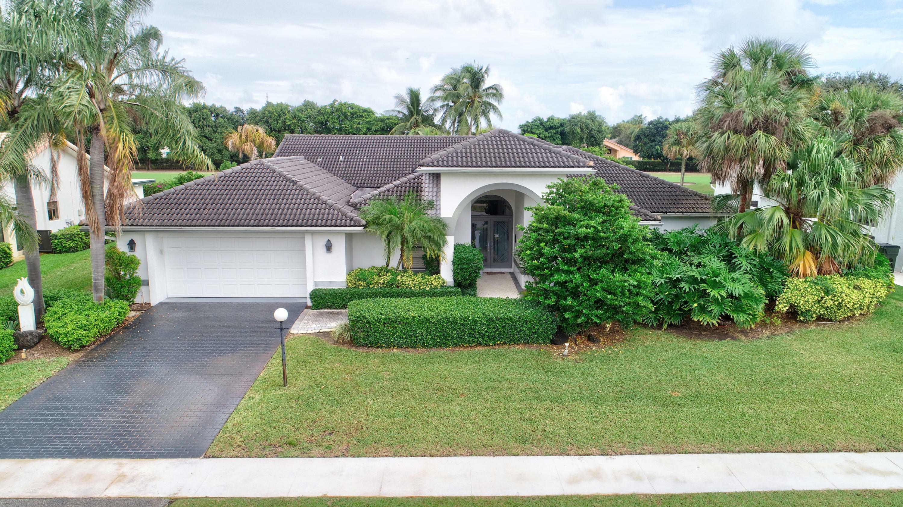 Property Photo:  16628 Ironwood Drive  FL 33445 