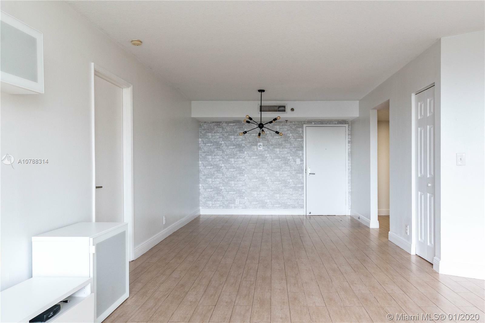 Property Photo: 3300 NE 192nd Street 516 FL 33180