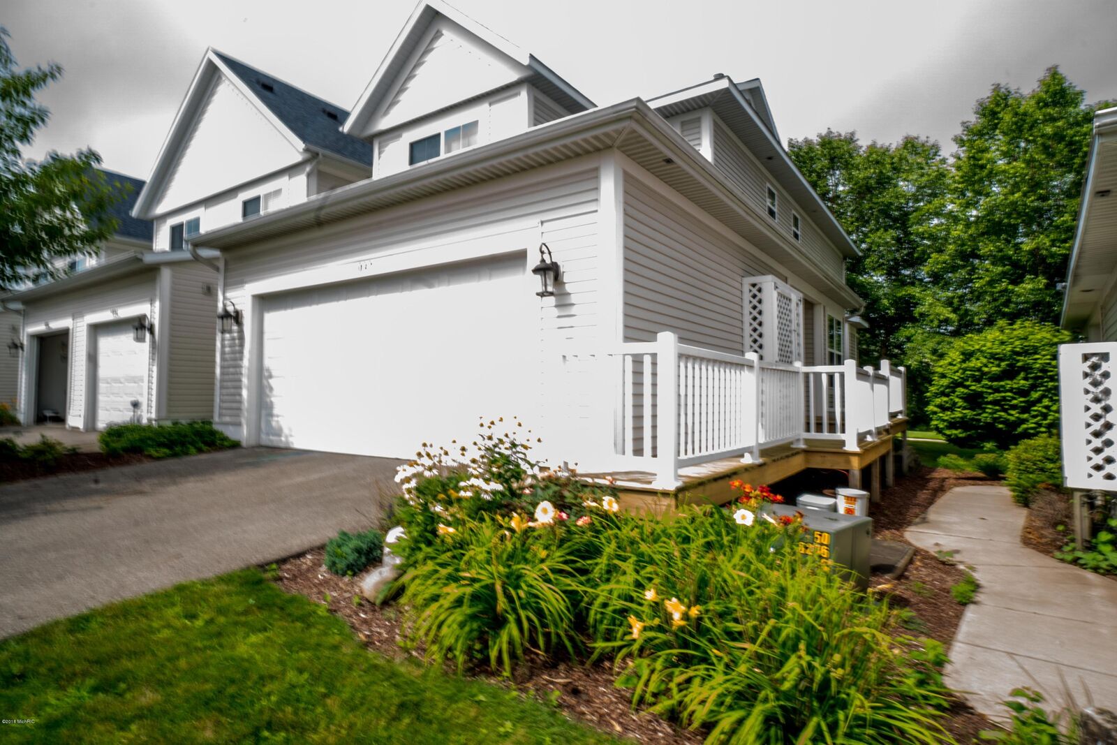 Property Photo:  1092 Cobblestone Road  MI 49423 