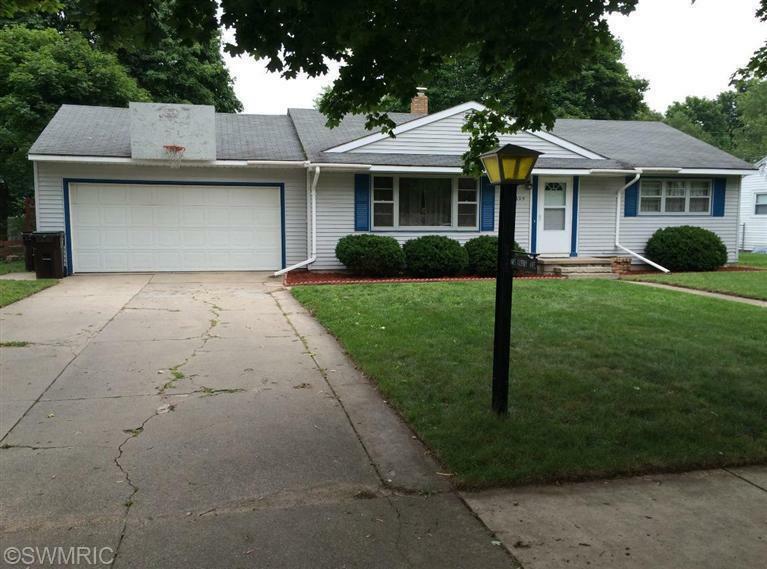 Property Photo:  605 Cherry Avenue  MI 49307 