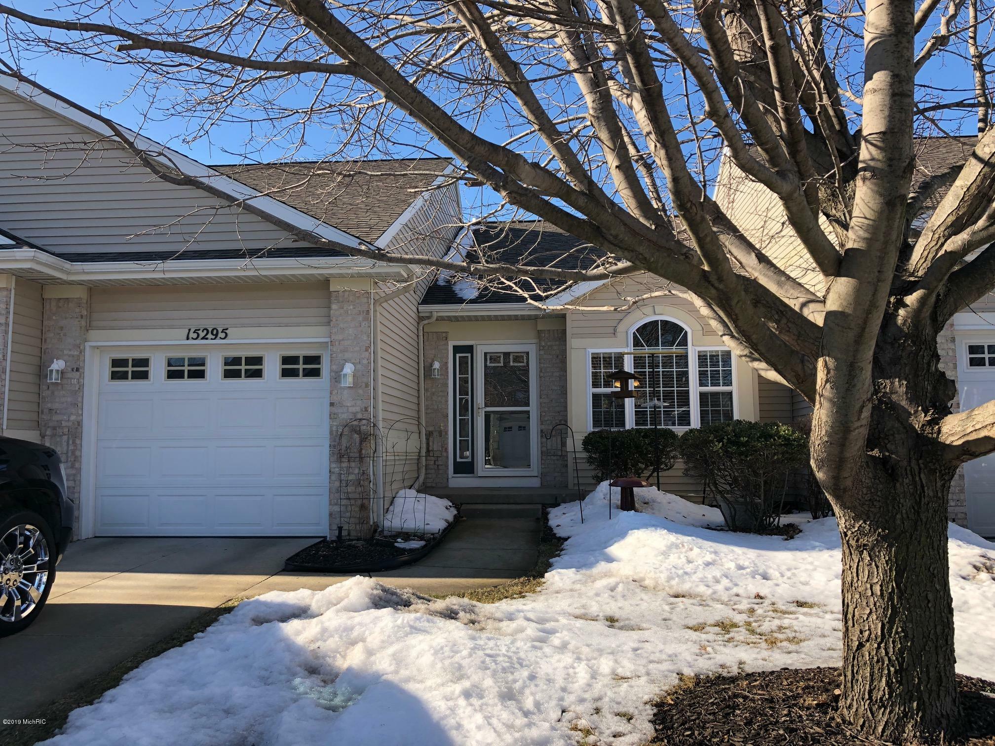 Property Photo: 15295 Winchester Circle MI 49417