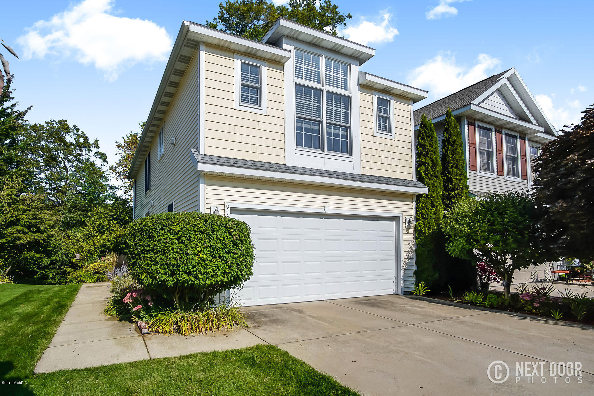 Property Photo: 913 Bluff Creek Drive MI 49417