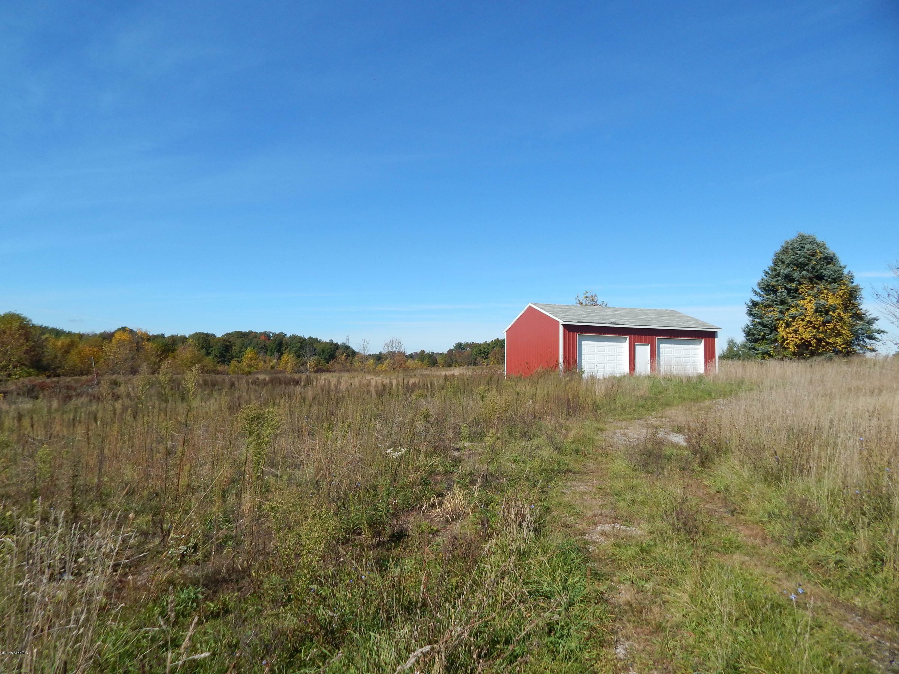 Property Photo:  325 S Newaygo Road  MI 49318 