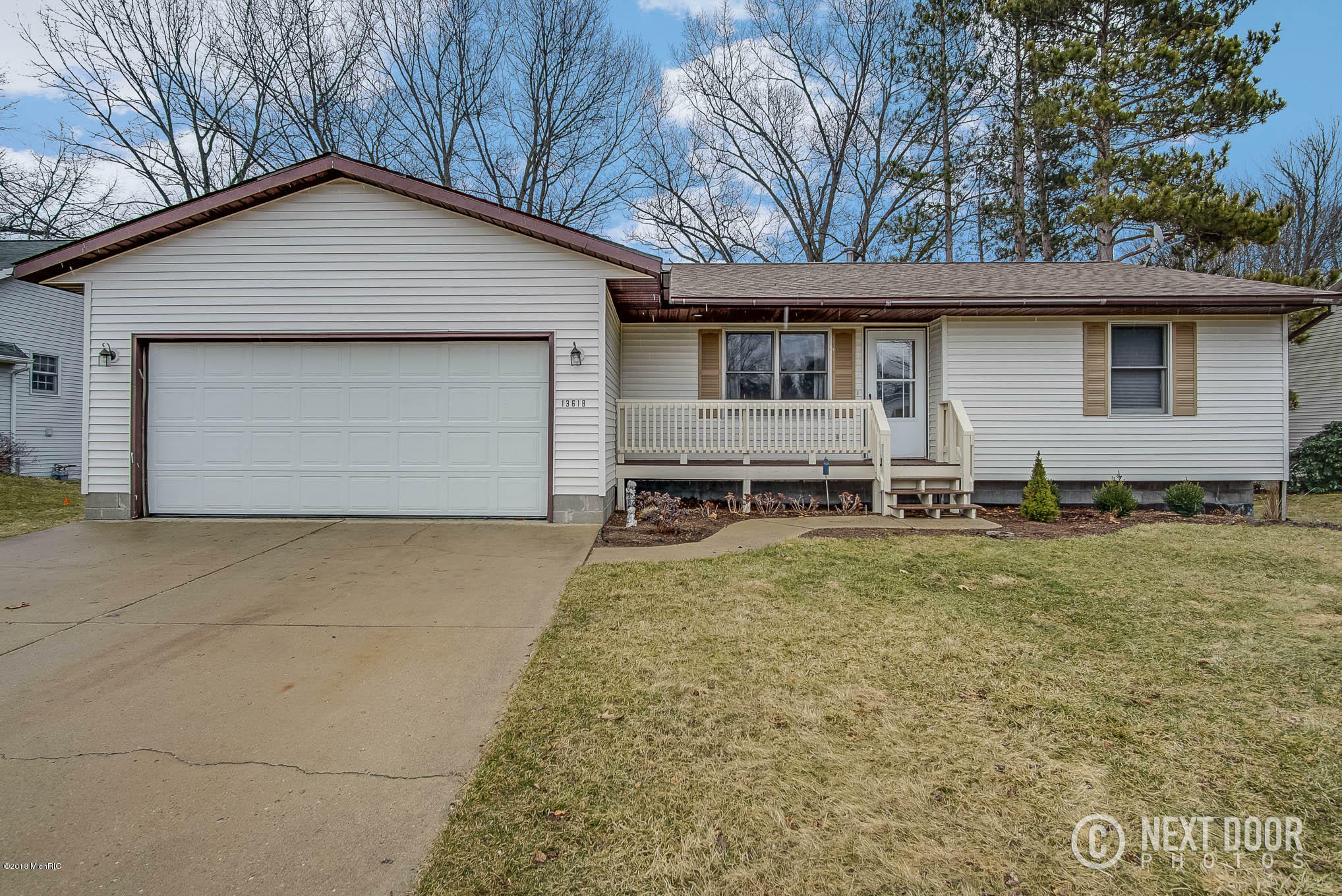 Property Photo:  13618 Fawn Lane  MI 49417 