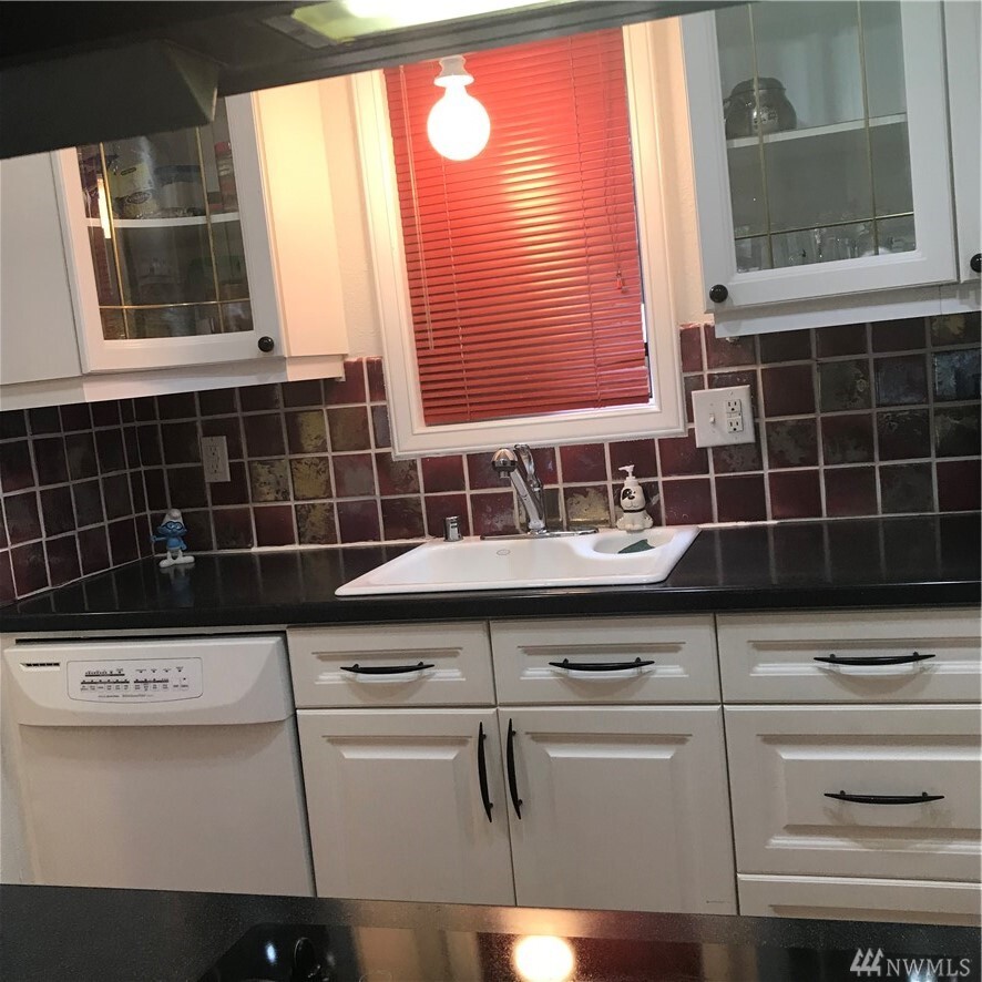 Property Photo:  1828  Maple Lane J51  WA 98030 