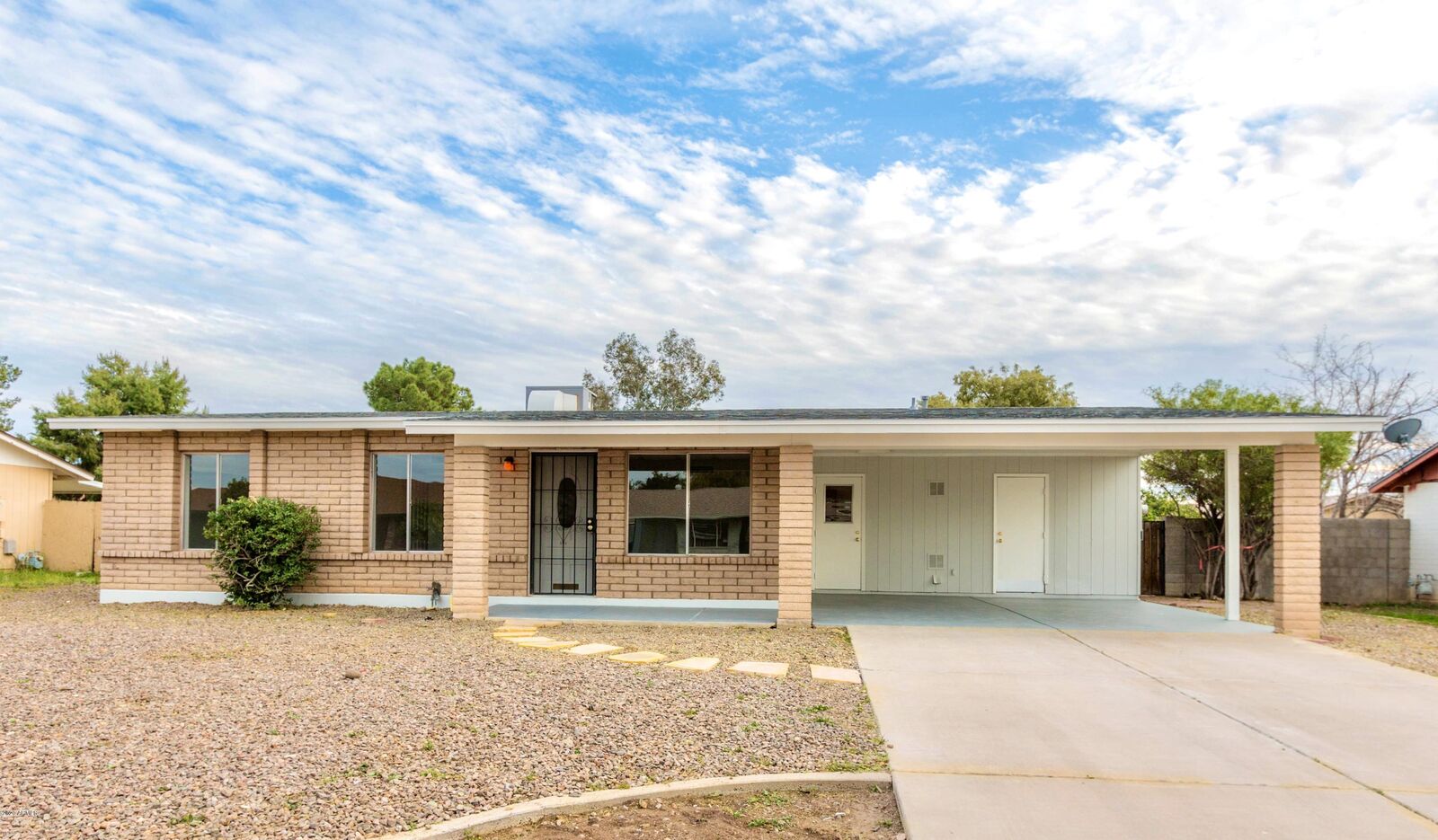 Property Photo:  1629 W Kerry Lane  AZ 85027 