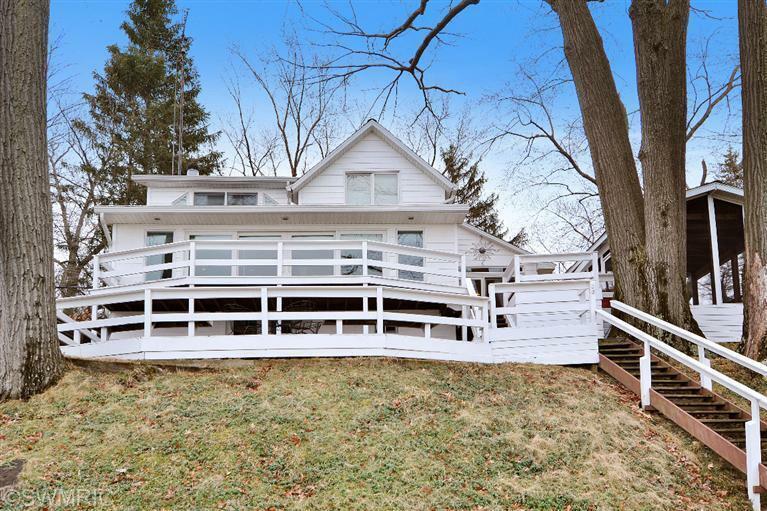 Property Photo:  5640 Woodland Avenue  MI 49098 