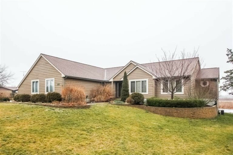 Property Photo:  3005 Newport Drive  MI 49406 