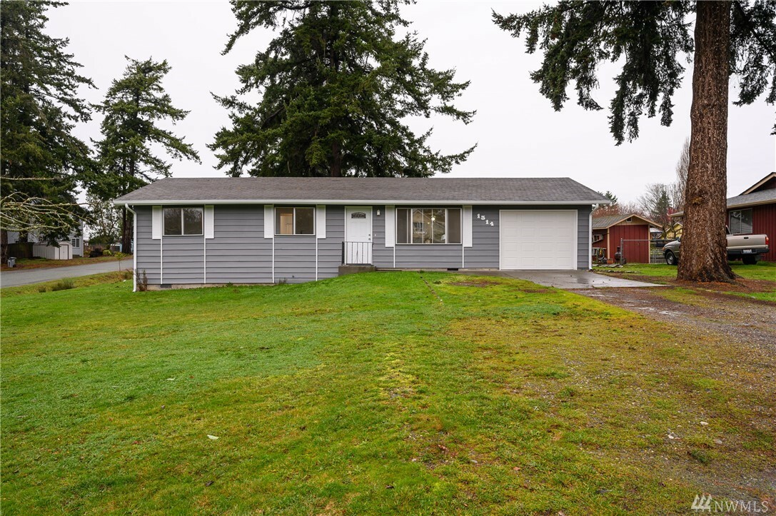 Property Photo:  1514 15th St  WA 98221 