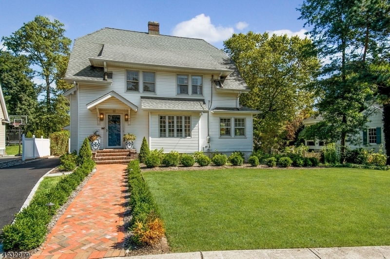 Property Photo:  22 Hillcrest Rd  NJ 07940 