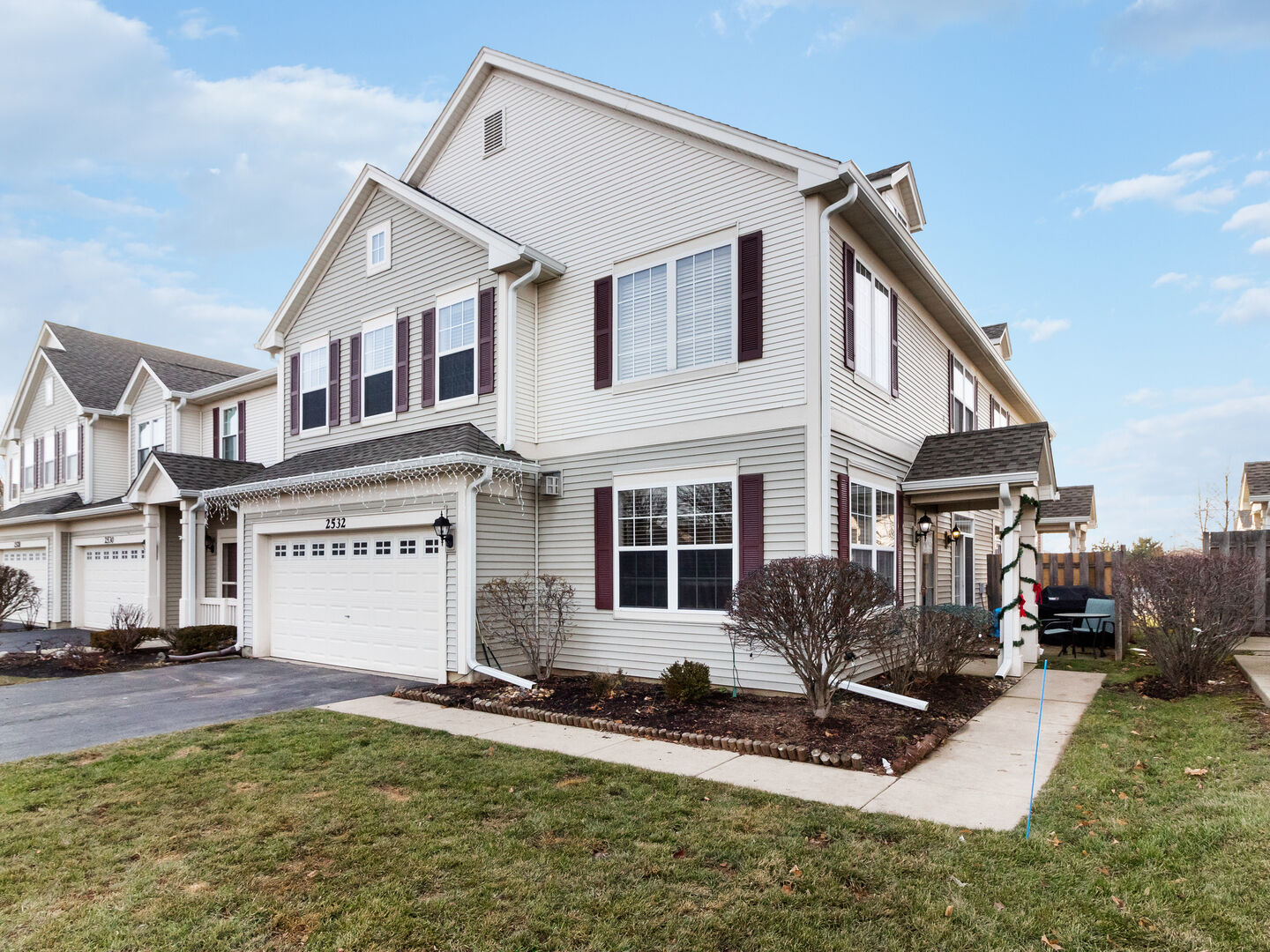 Property Photo: 2532 Hillsboro Boulevard IL 60503