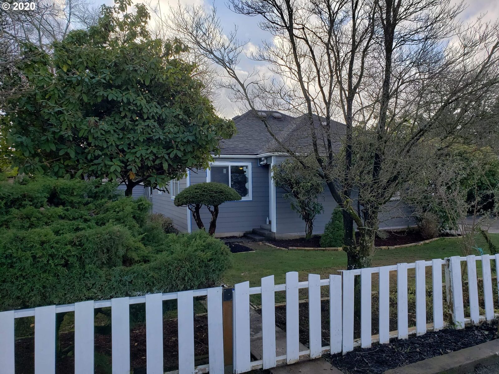 Property Photo:  415 NE Repass Rd  WA 98665 