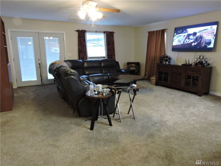 Property Photo:  512 J St SW  WA 98848 