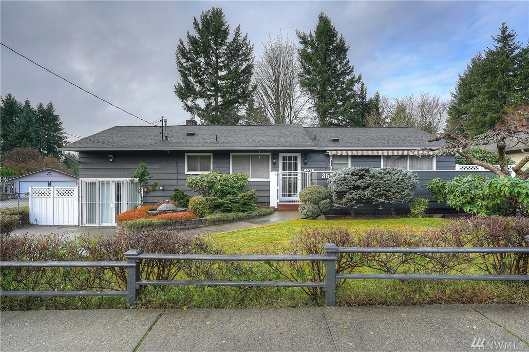 Property Photo:  3570 Sunset Dr W  WA 98466 