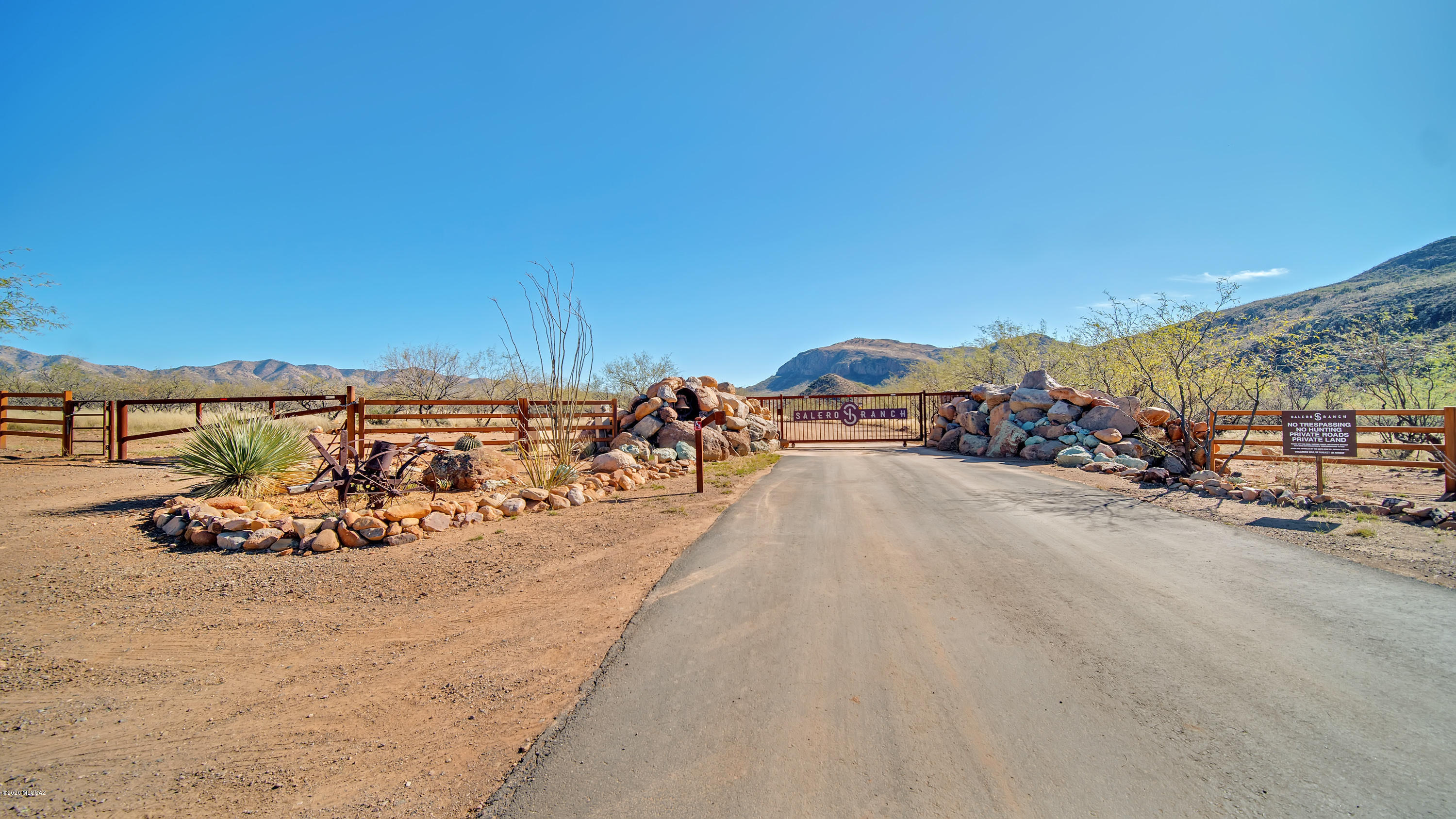 Property Photo: 640 Grosvenor Road 138 AZ 85648