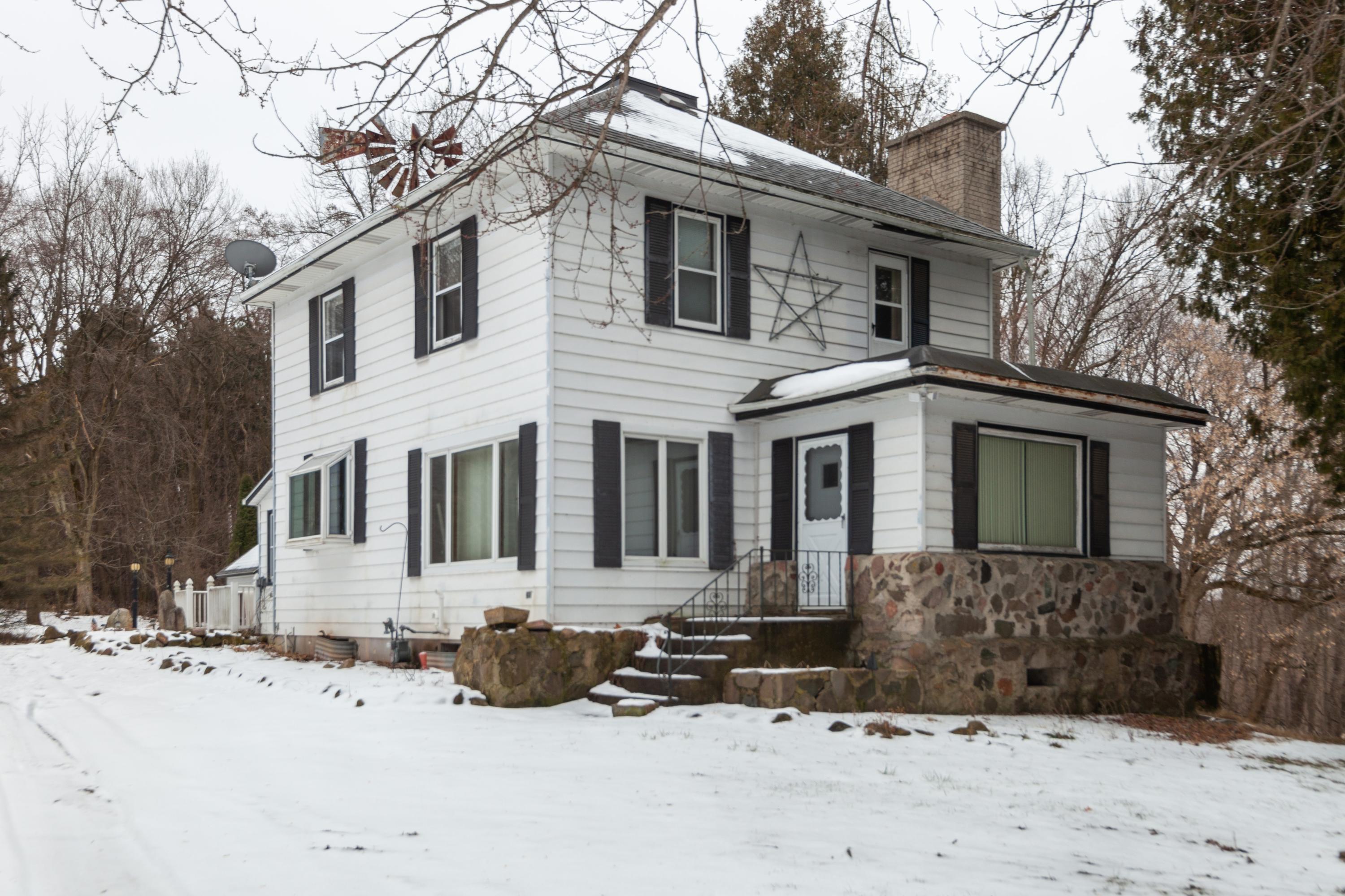 Property Photo: 6269 Donegal Rd WI 53027