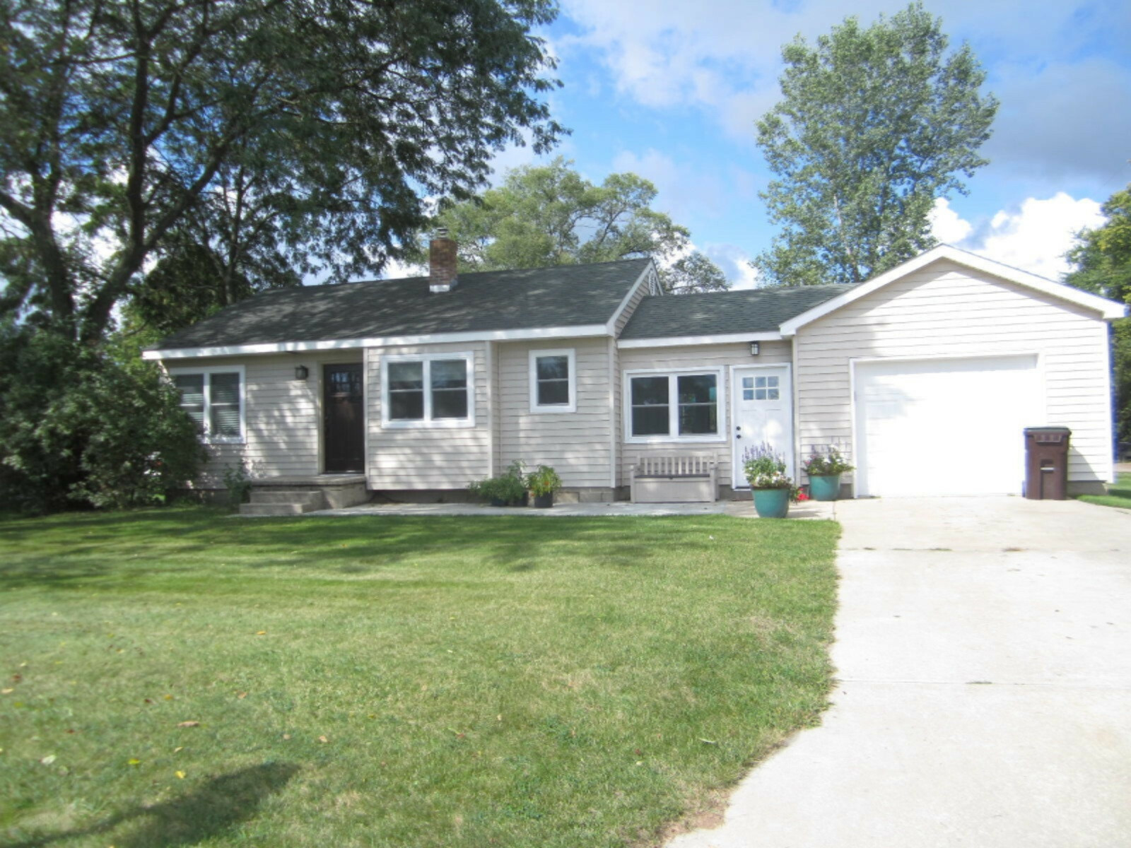 Property Photo:  605 Connie Street  MI 49412 