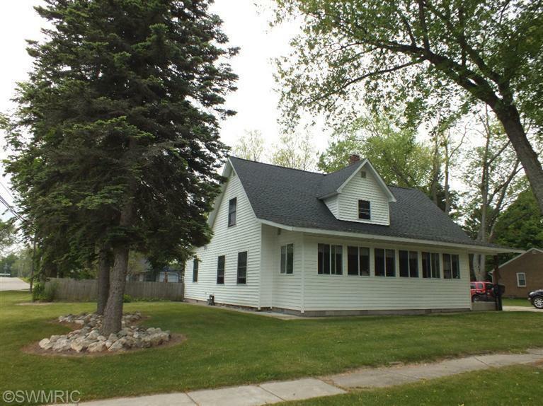 Property Photo:  527 Wood Street  MI 49420 