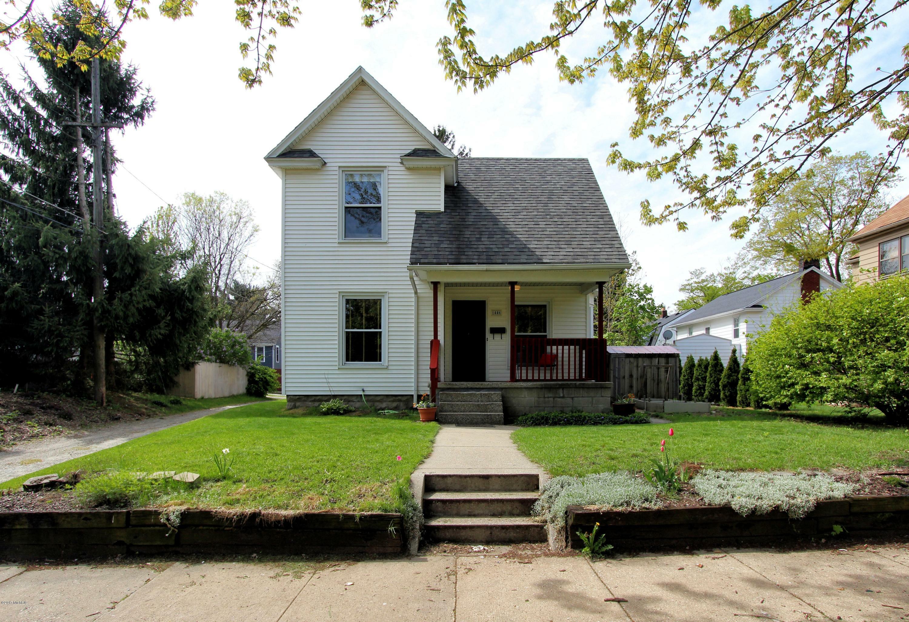 Property Photo: 1446 Cayuga Street NW MI 49504