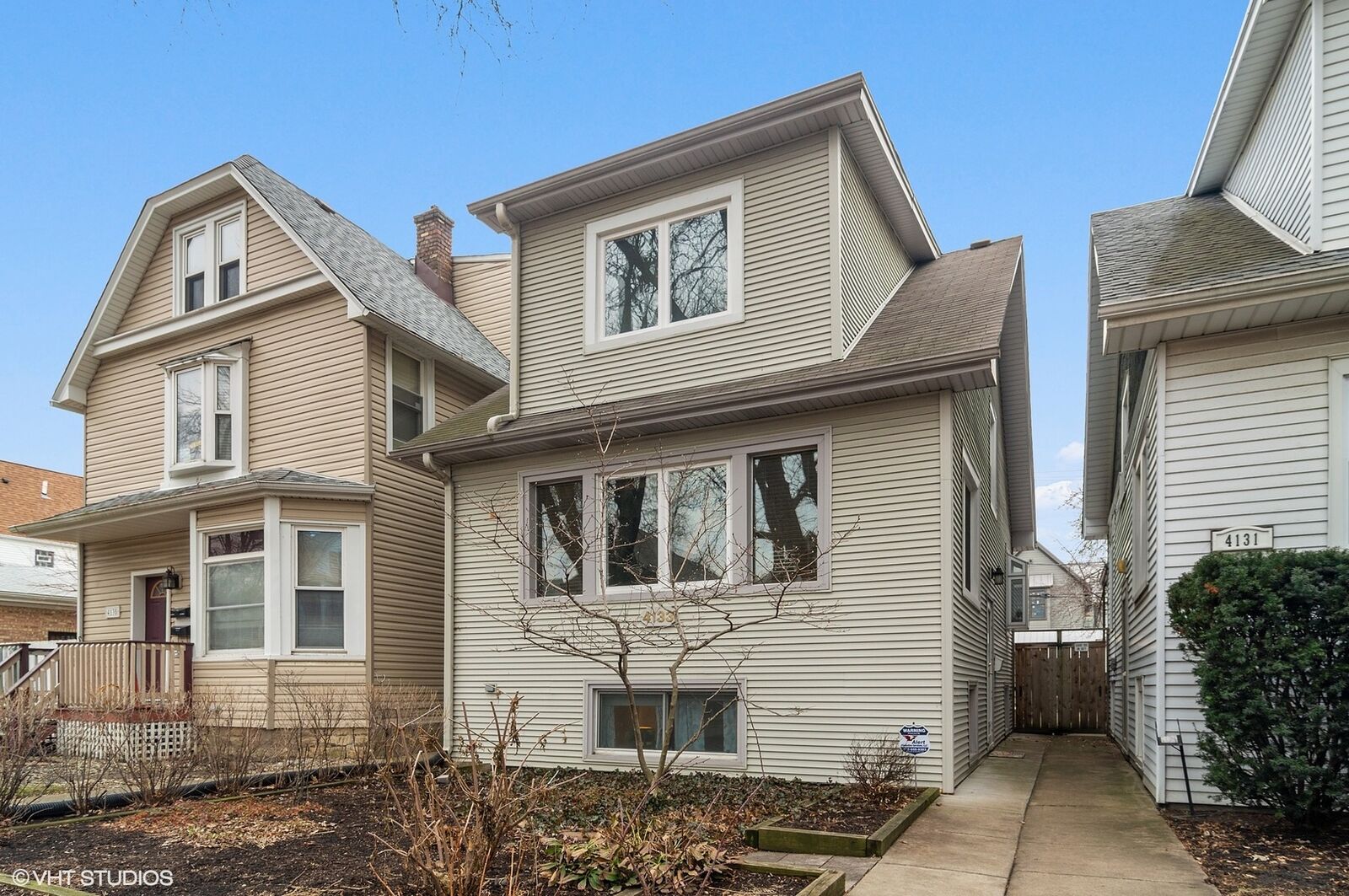 Property Photo: 4133 North Kilbourn Avenue IL 60641