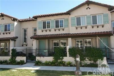 Property Photo:  112 Via Katrina  CA 91320 