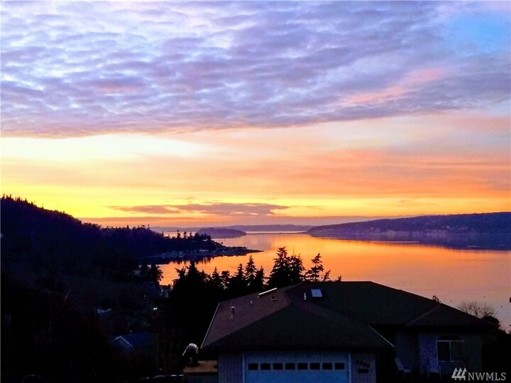 Property Photo:  1023  Vista Del Monte Street  WA 98282 