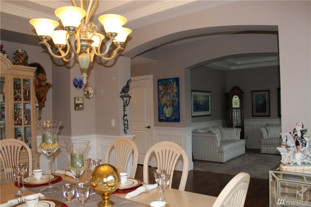 Property Photo: 825 Lincoln Ave SE WA 98057