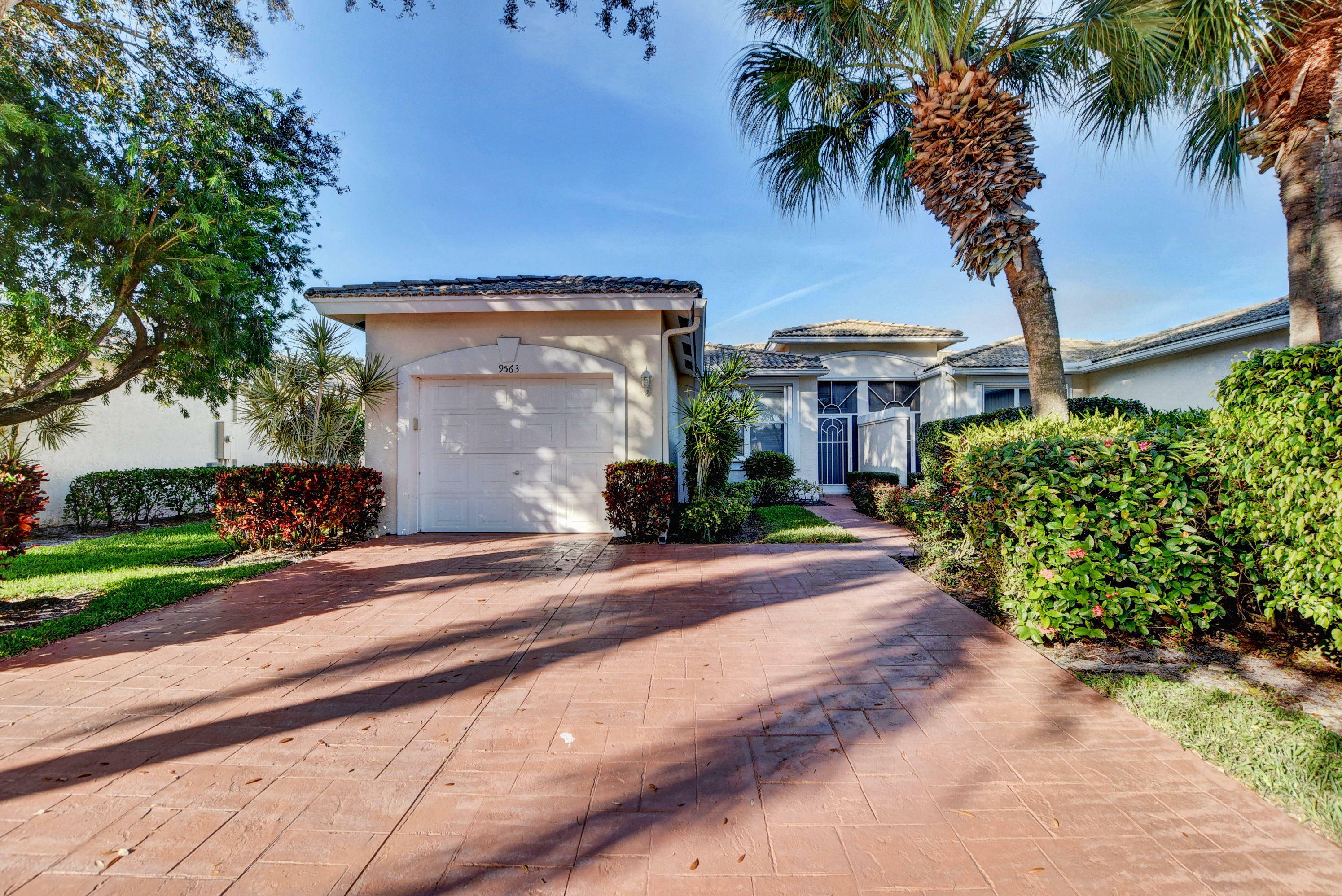 Property Photo:  9563 N Crescent View Drive N  FL 33437 