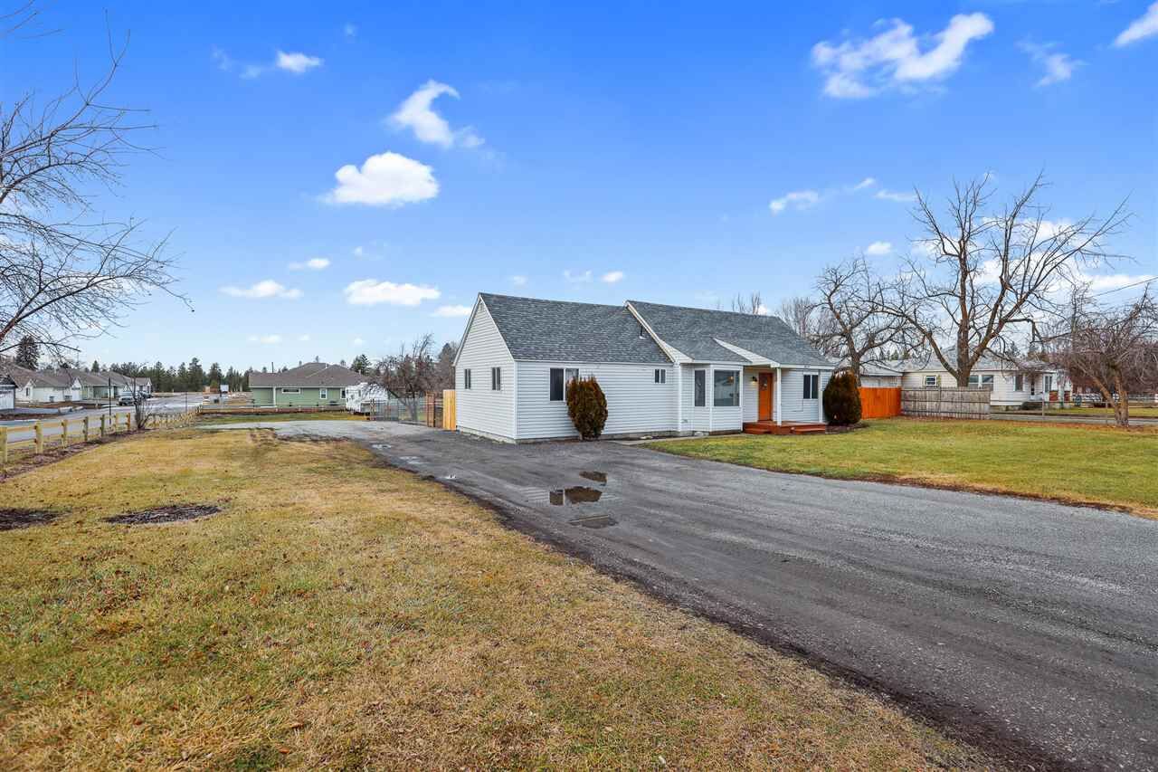 Property Photo:  2019 N Flora Rd  WA 99016 