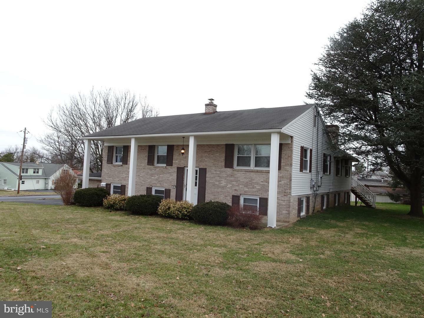 Property Photo:  9 Pleasant View Drive  PA 17579 