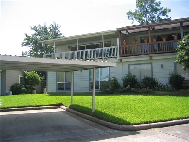 Property Photo: 93 Lakeview Village 93 TX 77356