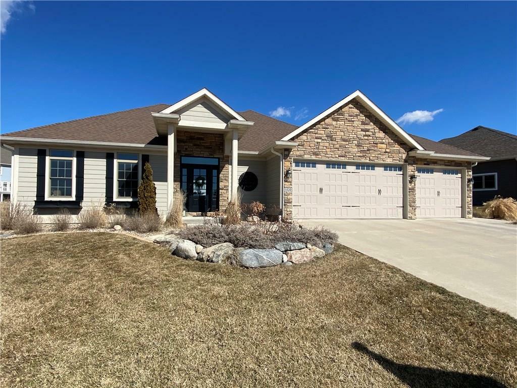 Property Photo:  1020 Fountain View Drive  IA 50219 