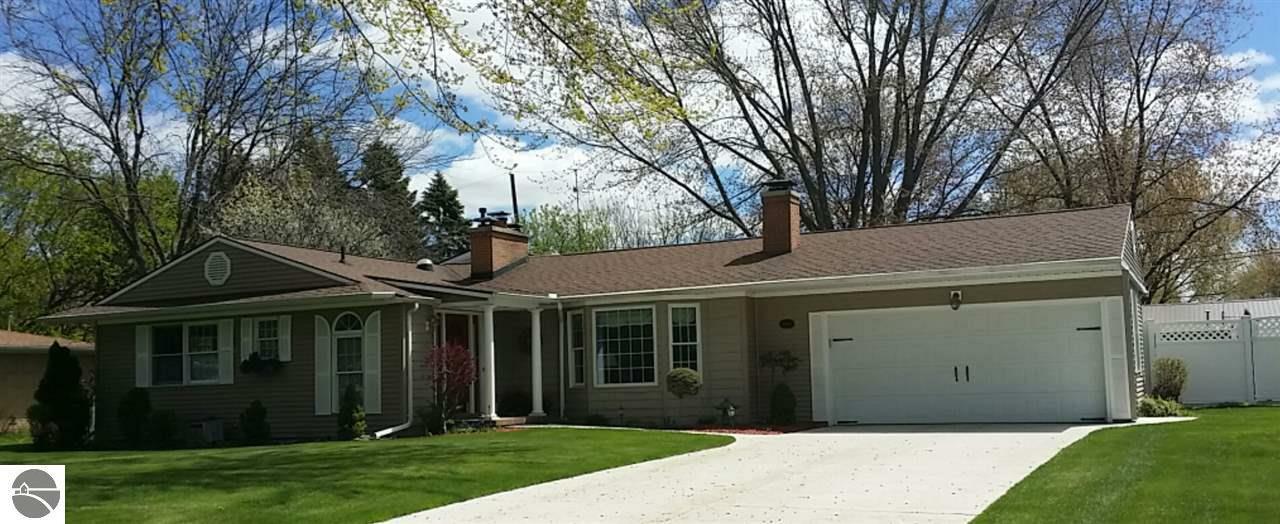 Property Photo:  1010 Glenwood  MI 48858 