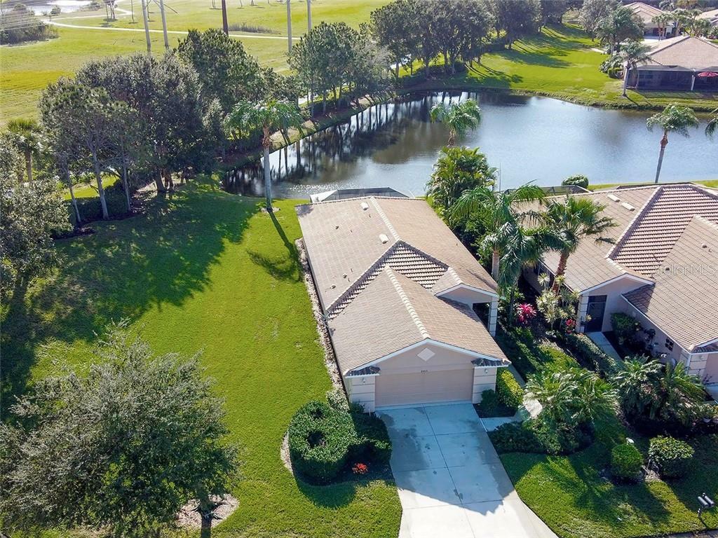 Property Photo:  8406 Summer Greens Terrace  FL 34212 