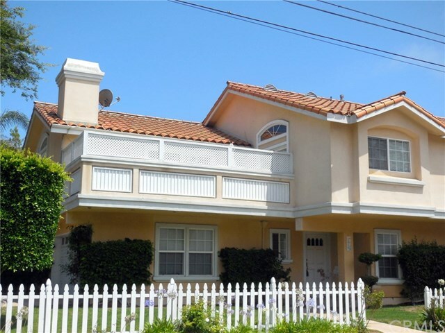 Property Photo:  1510 Perkins Lane  CA 90278 