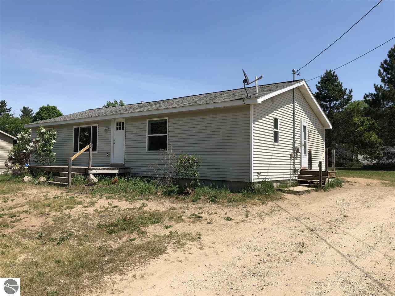 4295 Main Street  Kingsley MI 49649 photo
