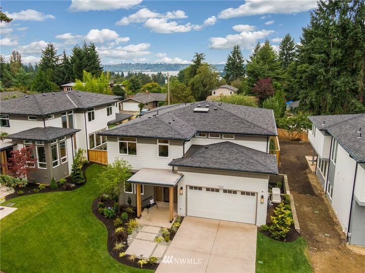 Property Photo: 10313 NE 112th St WA 98033