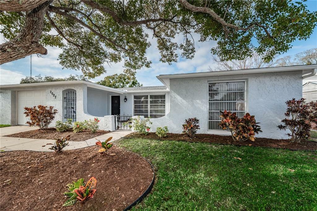 Property Photo:  2027 Dartmouth Drive  FL 34691 