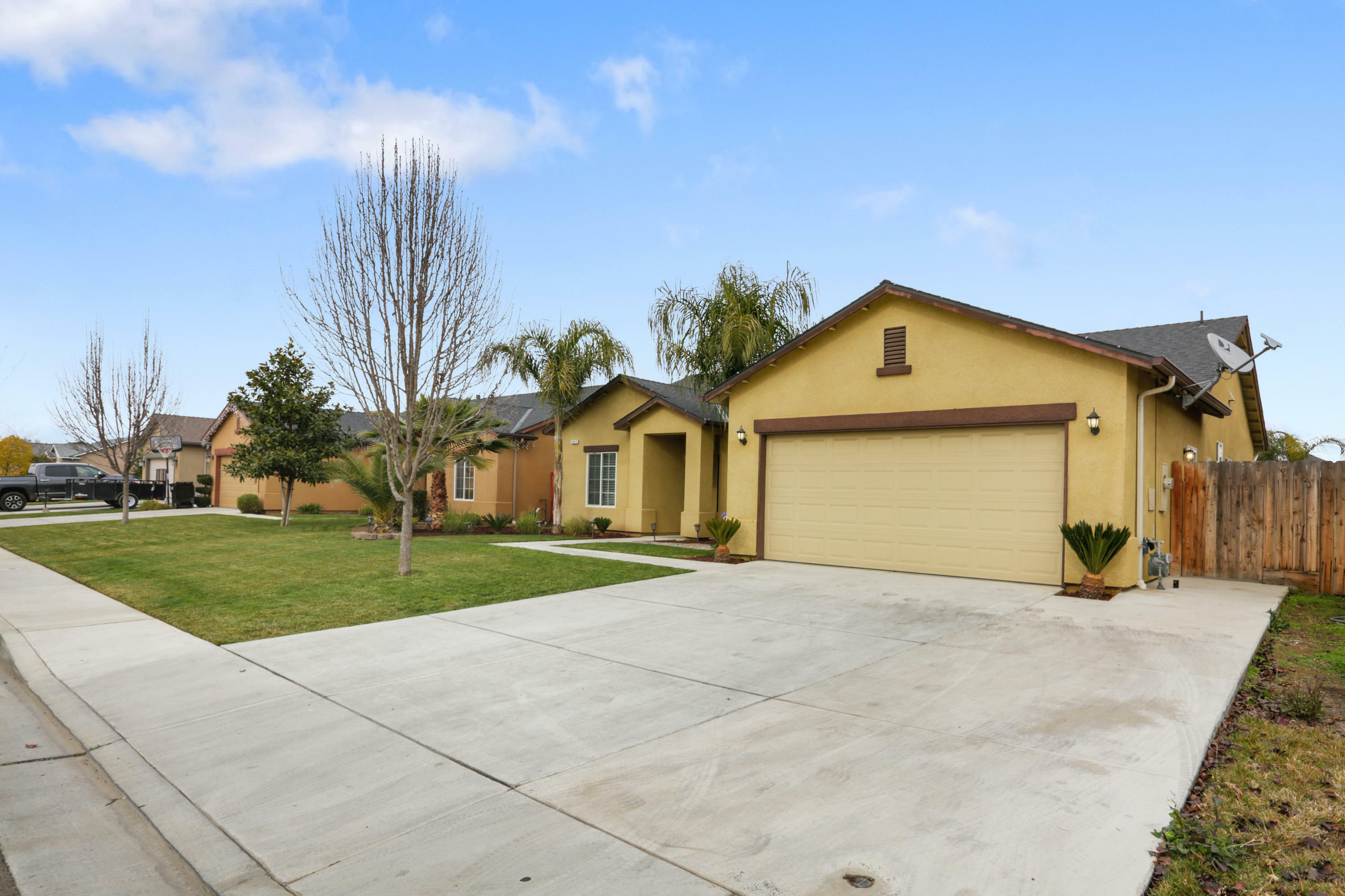 Property Photo:  1612 Odessa Street  CA 93618 