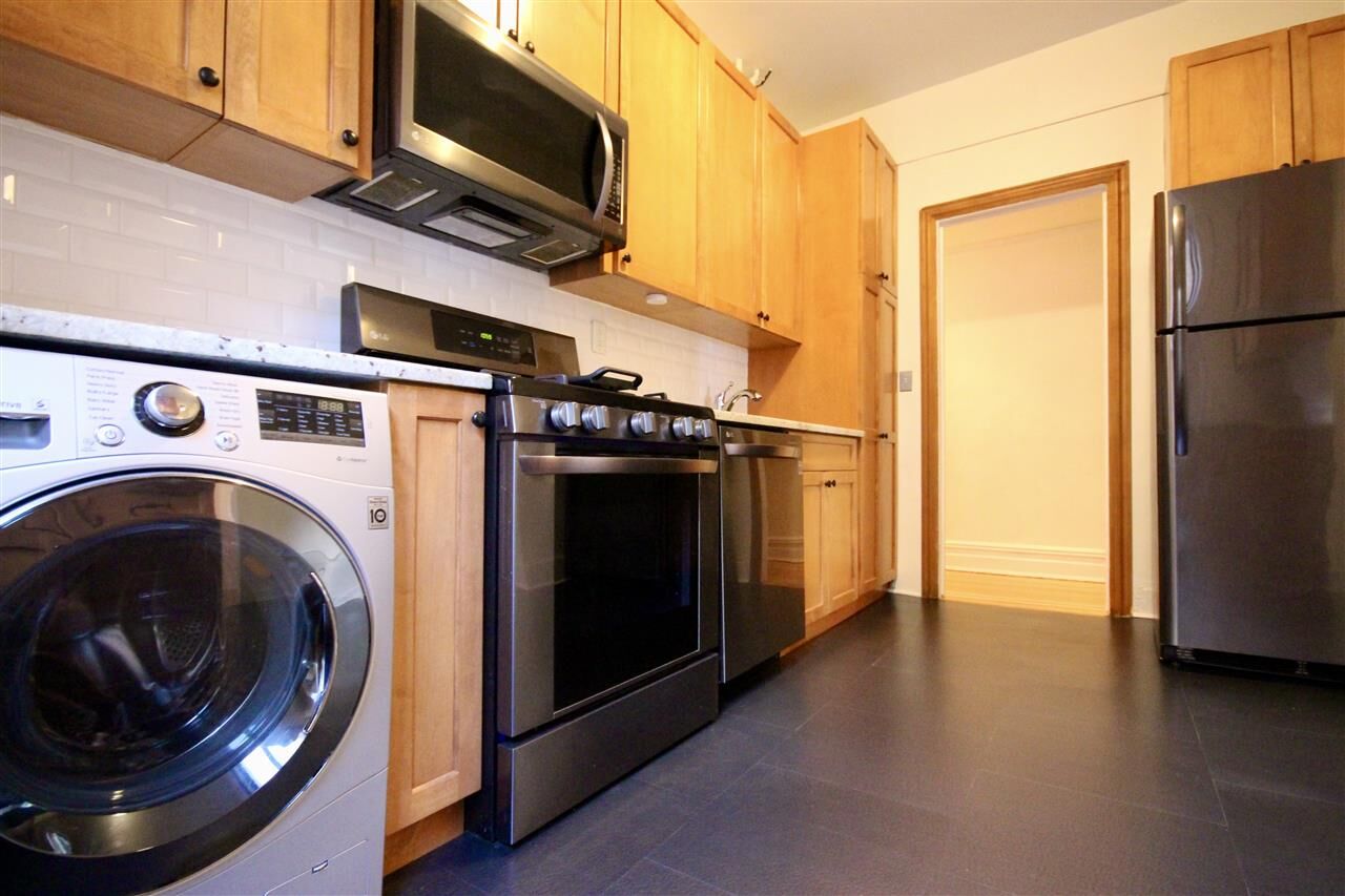 Property Photo:  2672 Kennedy Blvd 402  NJ 07306 