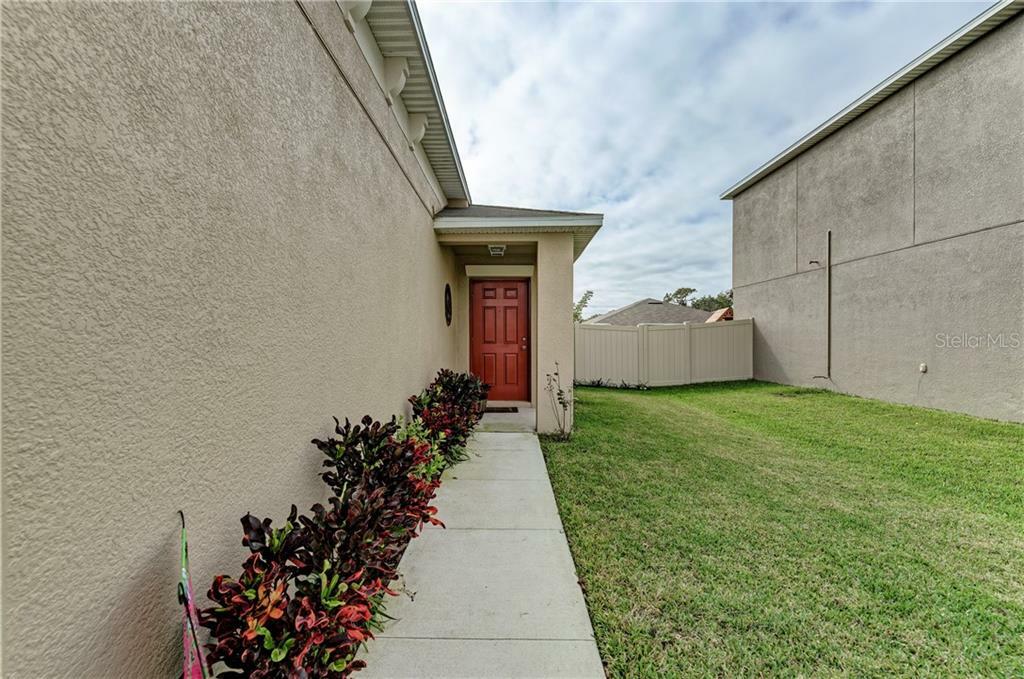 Property Photo:  434 Serenity Mill Loop  FL 33570 