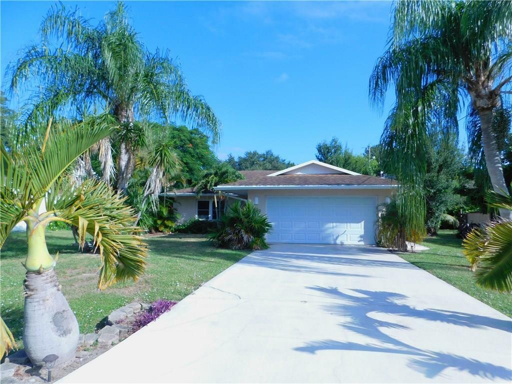 Property Photo:  1410 4th Lane  FL 32962 